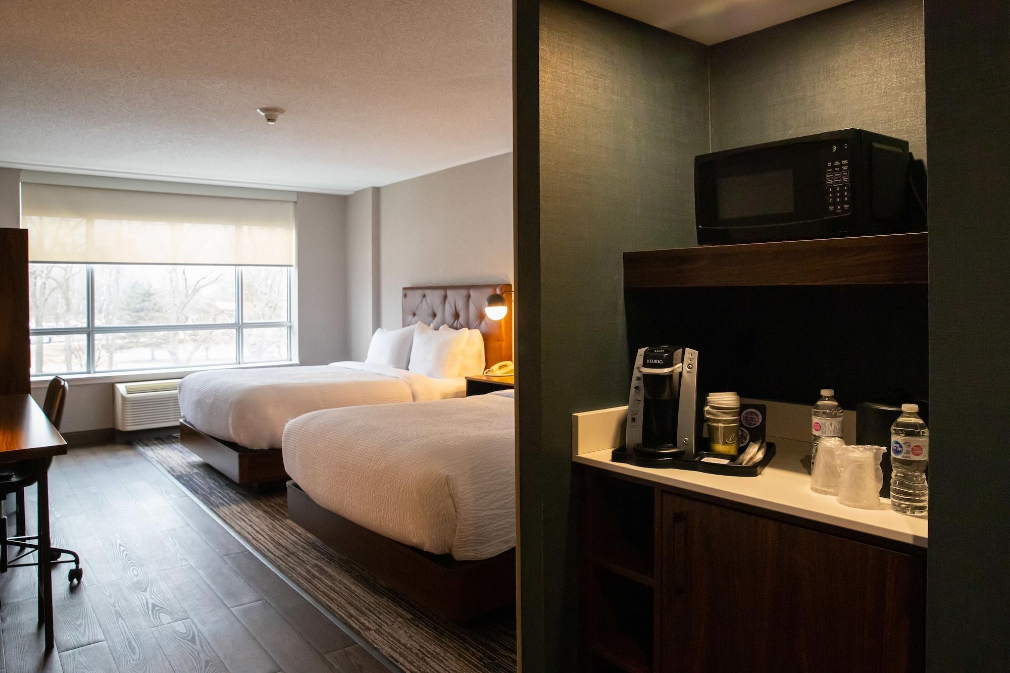 Four Points By Sheraton Point Edward Sarnia Exterior foto